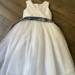 White flower girl dress with blue sash, size 6